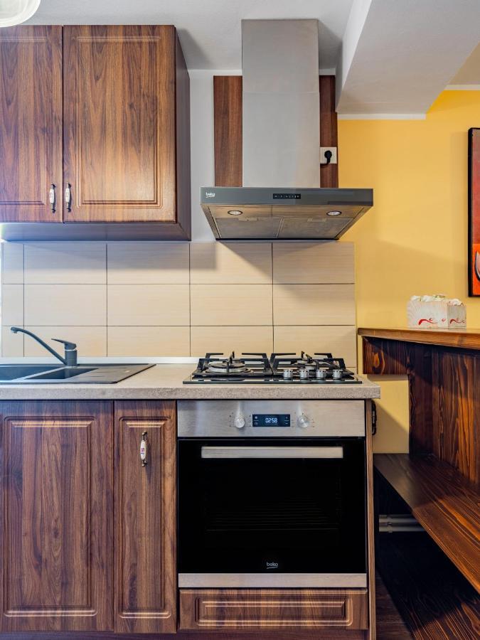 Casa Saraste Hotel Risnov Bagian luar foto