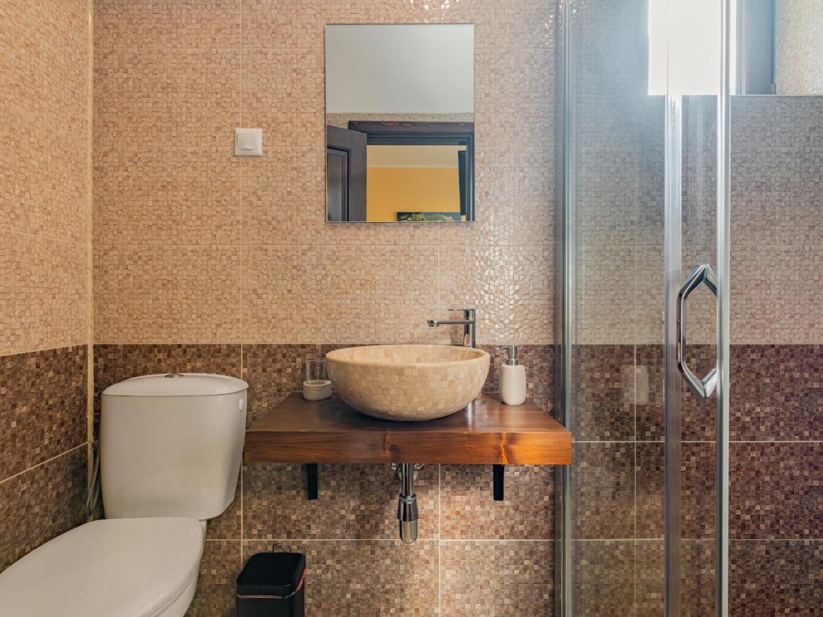 Casa Saraste Hotel Risnov Bagian luar foto