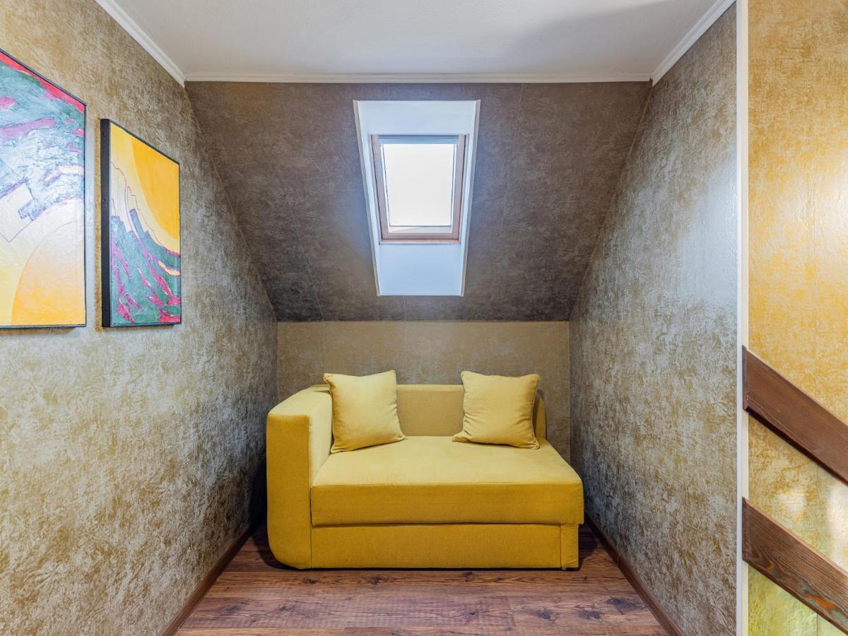 Casa Saraste Hotel Risnov Bagian luar foto