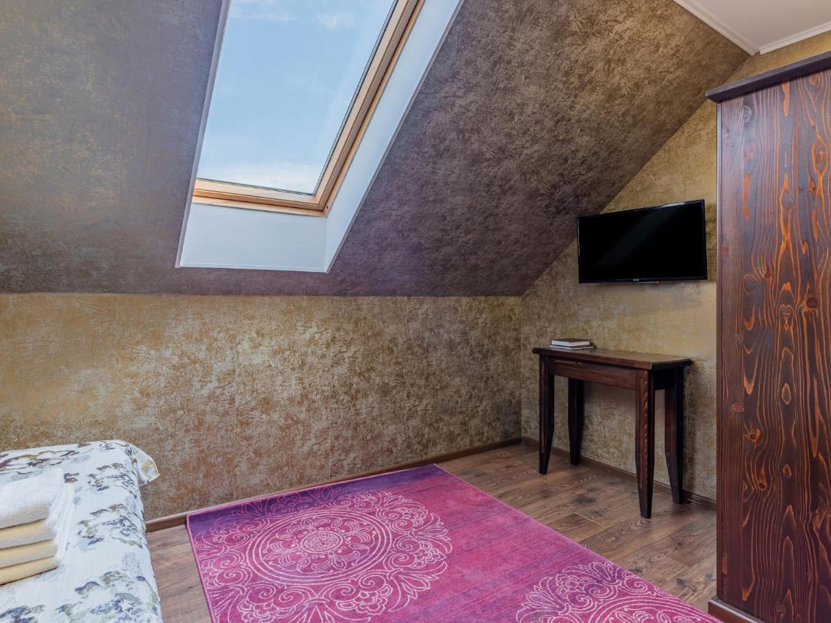 Casa Saraste Hotel Risnov Bagian luar foto
